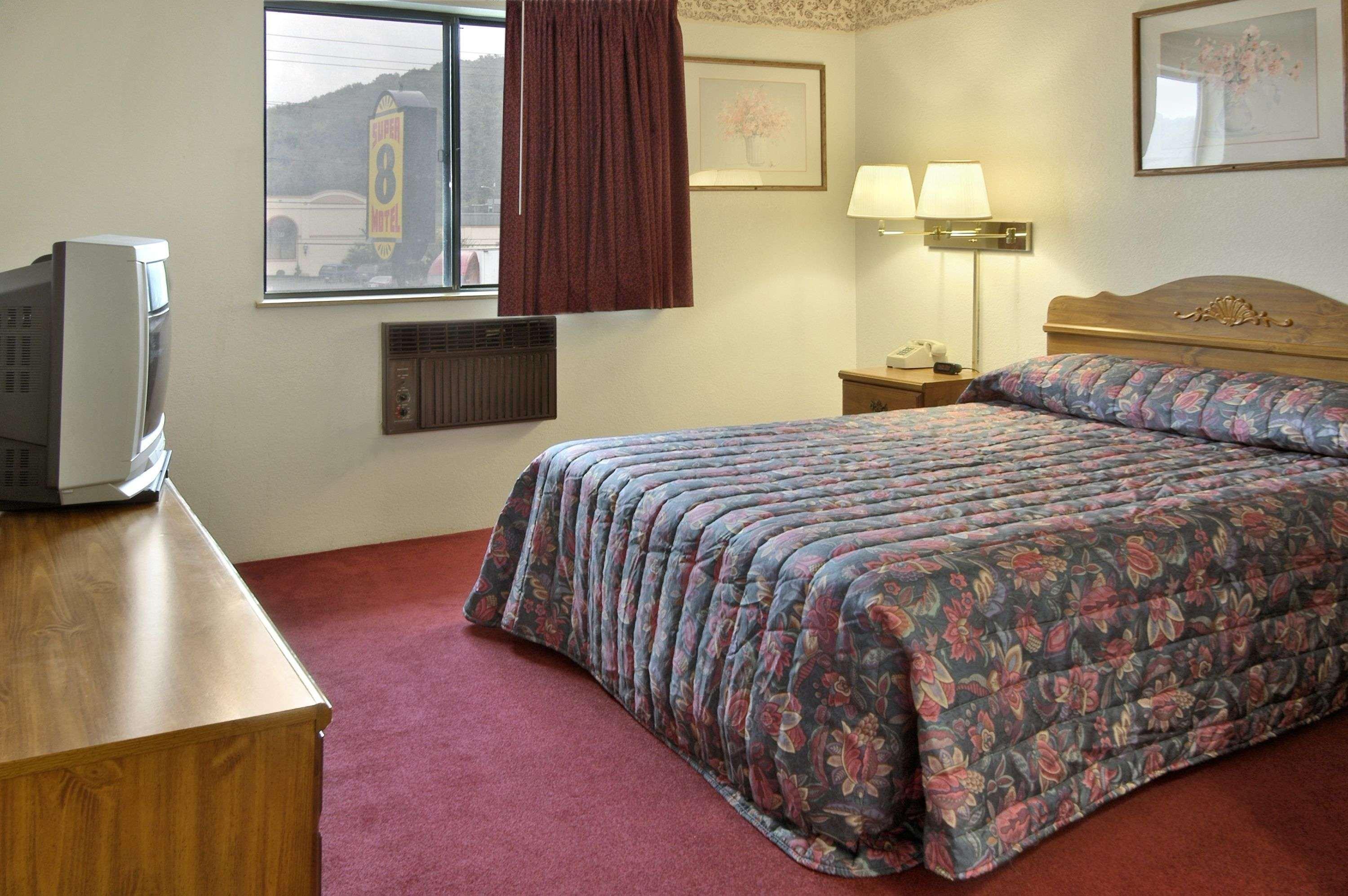 Super 8 Hotel Butler